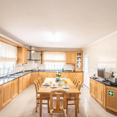 Semesterbostad Ramal House *